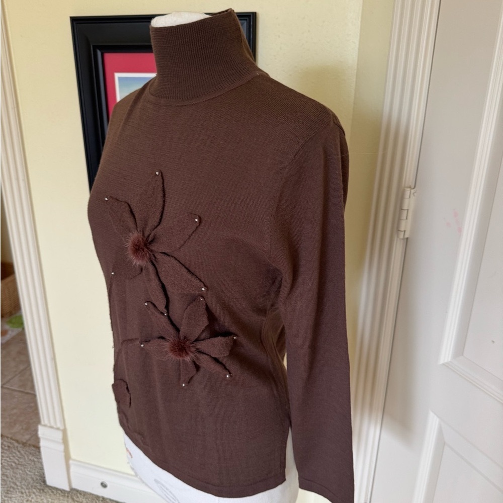 IDI by Mathew elegant taupe colored hi-neck embellished sweater L